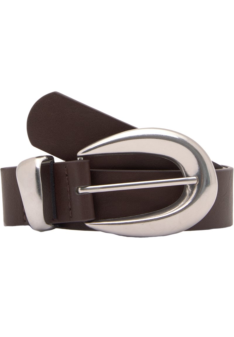 Cintura in pelle marrone con una grande fibbia d'argento caratterizzata da un design curvo e un solo dente. Texture liscia, lunghezza regolabile.