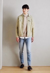 Lindbergh OVERSHIRT - Lengva striukė - olive