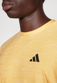 adidas Performance STRETCH - Sportska majica - semi spark/white/black