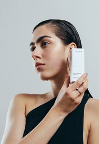 Shyne ULTRA LIGHT GLOW ej definierat