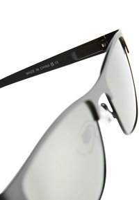 Next CLUBMASTER POLARISED - REGULAR FIT - Solglasögon - black and green