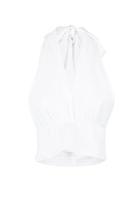Witte haltertop met een geknoopte halsontwerp, elastische taille en een licht uitlopende zoom. Gemaakt van lichte stof met een gladde textuur.