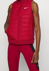 Nike Performance Väst - red
