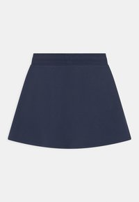 Navyblauwe A-lijn rok gemaakt van zachte stof, met een aansluitende tailleband en een gladde textuur, met een uitlopende vorm die tot halverwege de dij reikt.