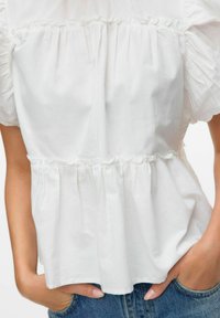 Vero Moda ISOLDE  - Bluse - snow white