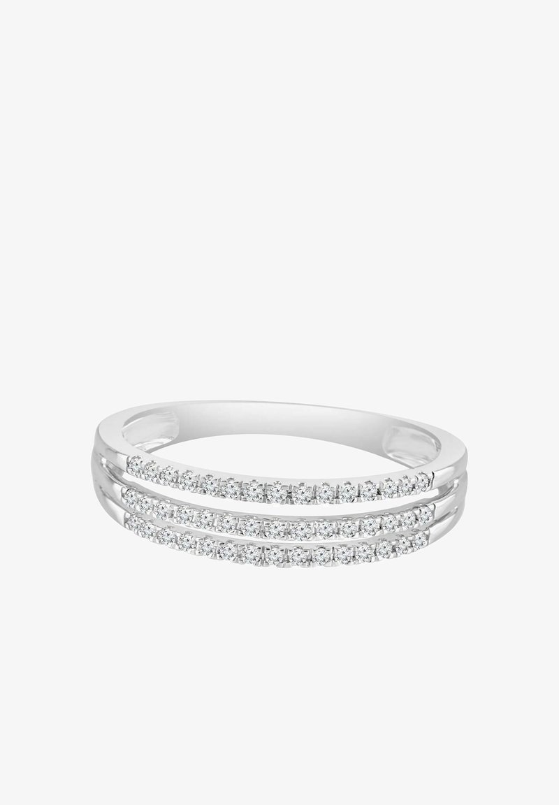 Hõbemassist sõrmus, millel on kolm omavahel seotud vööd, ülemisel serval rida väikseid läbipaistvaid kive. Sile, poleeritud viimistlus.