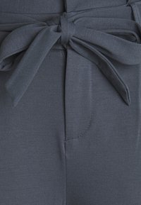 Vero Moda Petite VMEVA PAPERBAG - Calças - ombre blue