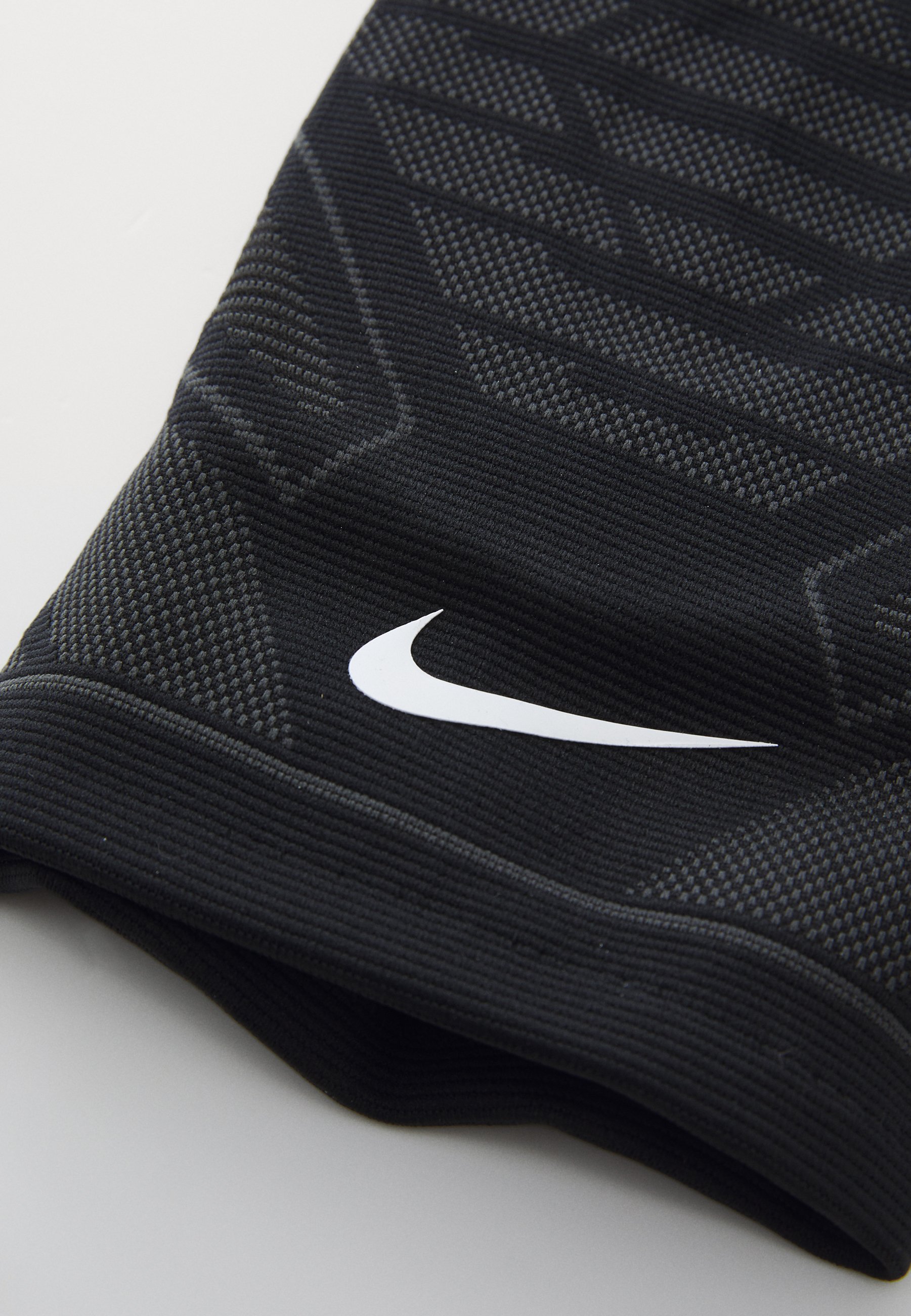 nike basketball knee brace