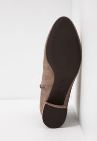 Unisa Stivaletti - taupe