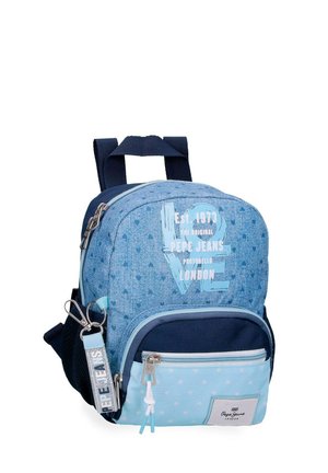 Pequeña mochila azul Pepe Jeans con patrones de corazones, bolsillo delantero con cremallera y diseño de texto "LOVE", con correas de hombro ajustables y llavero.