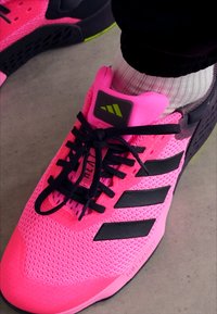 adidas Performance DROPSET 3 UNISEX - Chaussures fitness - lucid pink/semi blue/shadow fig
