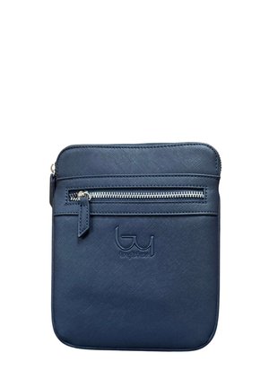 Piccola borsa a tracolla blu navy con tasca frontale con zip e logo "bugblk" in rilievo, materiale in pelle sintetica strutturata.