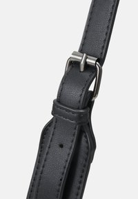 HVISK CAYMAN POCKET STRUCTURE - Дамска чанта - black