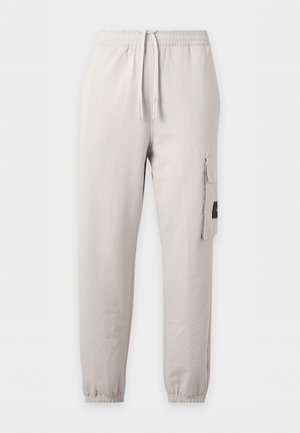 Calvin Klein Jeans, BADGE JOGGER - Tepláky - moonstruck