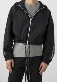 EA7 Emporio Armani Vindjacka - black