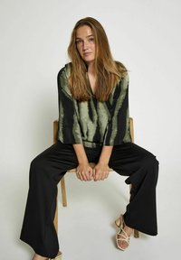 PEPPERCORN JEANNE - Blouse - grape leaf print