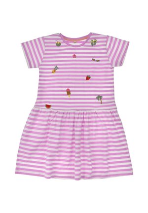 Kurzärmeliges Kleid mit rosa-weiß gestreiftem Muster und sommerlichen Aufnähern, darunter Ananas, Eiscreme, Sonnenbrille, Palme und Wassermelone.