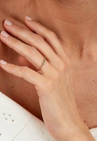 Live Diamond Ringar - grün- und gelbgoldfarben