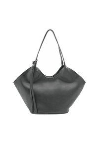 Zwarte leren tote bag met een slungelige ontwerp, lange schouderband en een gladde textuur. Beschikt over een minimalistische vorm en geen zichtbare bevestigingsmaterialen.