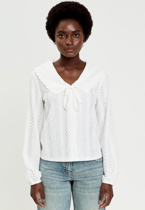 MIT LOCHMUSTER UND SPITZENKRAGEN - Blouse - ecru