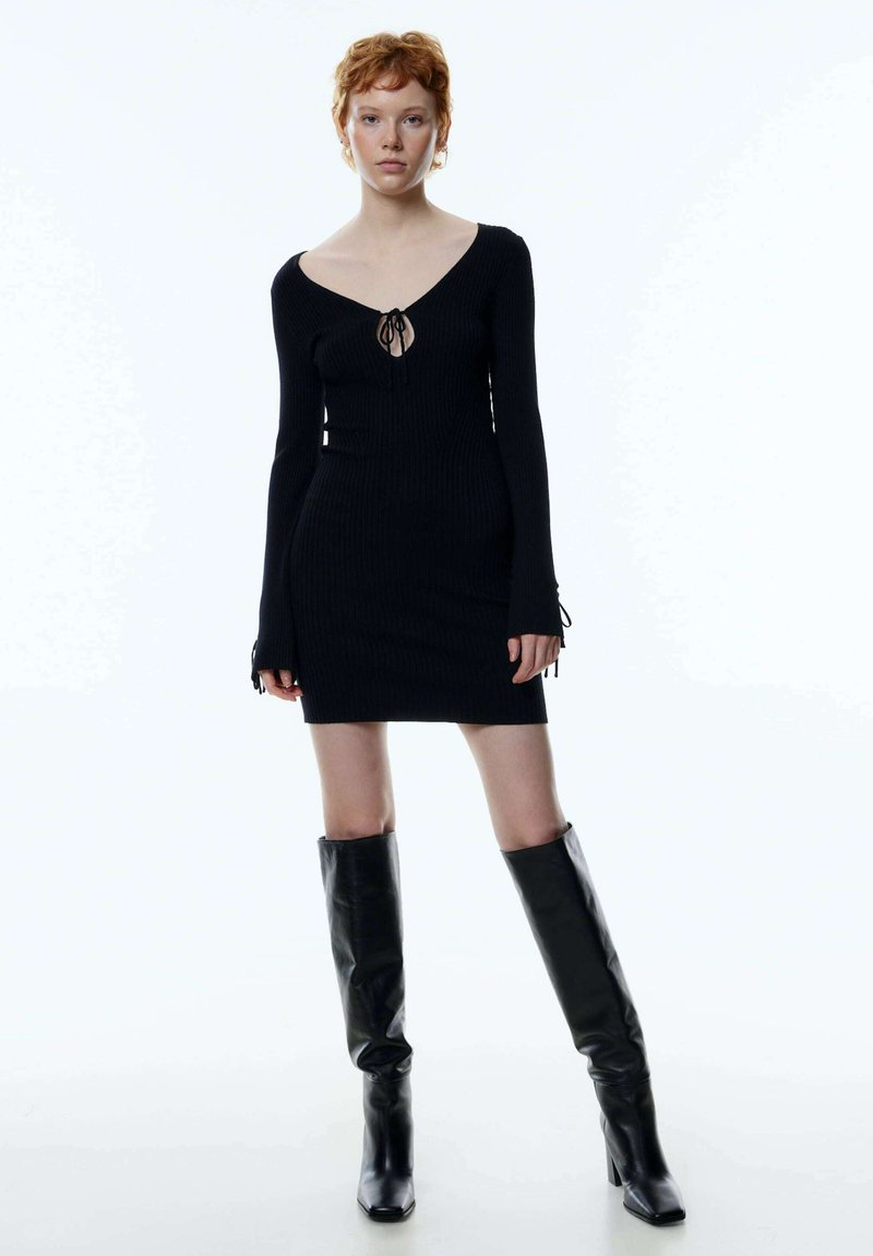 EDITED SIDONIA Etui-jurk schwarz/zwart