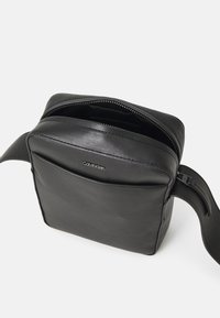 Calvin Klein - Torba na ramię