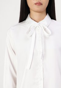Vero Moda VMSADIE mleczny