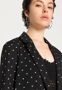 JDY GEGGO LS - Casaco curto - black