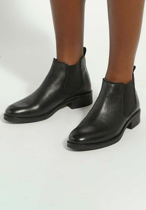 POLISHED LOW-CUT CHELSEA - Ankle boots - black