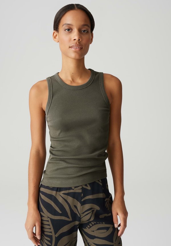 SLIM FIT RIB - Top - olive leaf