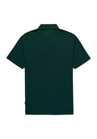 Polo shirt verde scuro con maniche corte, colletto classico, design semplice e texture sottile. Senza loghi o motivi visibili.