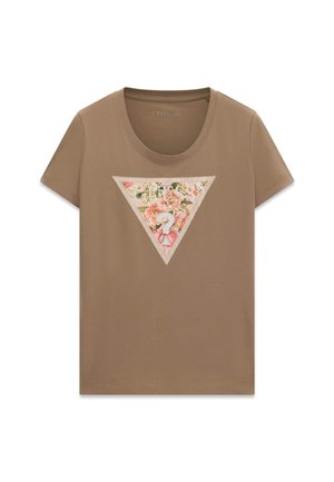 Bruin T-shirt met korte mouwen en een driehoekig logo met bloemenpatroon waarop de tekst "Guess U.S.A. Wash Denim Jeans" staat aan de voorkant.