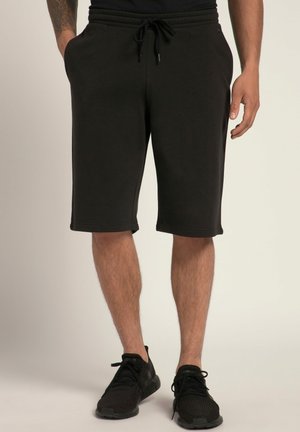Sorte atletiske shorts lavet af blød bomuldsblanding. Har en elastisk talje med justerbar snøre og sidelommer.