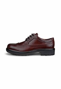 Bordeaux leren dresschoen met een slank ontwerp, wingtip-details, brogue-perforaties en een zwarte rubberen zool.