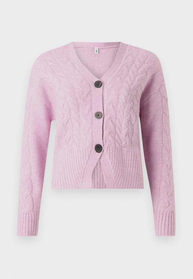 Gilet court rose en tricot texturé avec des motifs en cable, doté d'un décolleté en V, d'un ourlet en côtes et de trois boutons foncés à l'avant.