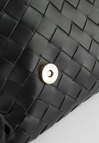 Next WEAVE  - Clutch - black