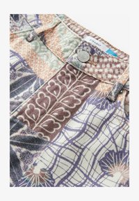 Niet geselecteerd, blue patchwork