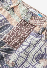 REGULAR FIT - Blugi drepți - blue patchwork