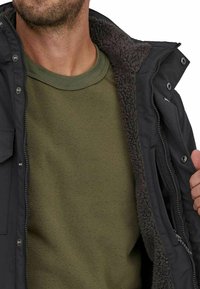 Patagonia ISTHMUS - Outdoorjakke - ink black