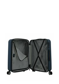 Maleta rígida de color azul oscuro, con un interior de patrón geométrico en gris. Incluye un bolsillo con cremallera y correas ajustables para asegurar los objetos.
