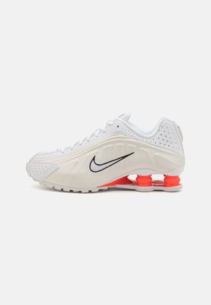 SHOX R4 - Trainers - white/phantom/picante red/black