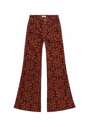 Pantaloni svasati in un vivace motivo geometrico rosso e nero. Realizzati in tessuto testurizzato con vita alta e due tasche frontali.