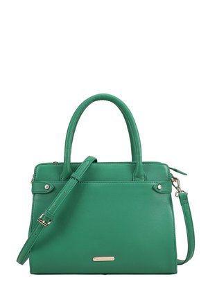 Groene leren handtas met dubbele handvatten, verstelbare schouderriem en een zilveren merkembleem aan de voorkant.