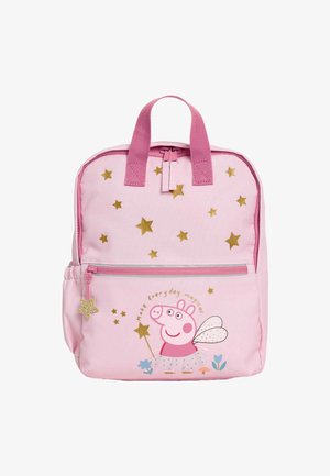 Zaino di tessuto rosa con motivi a stelle dorate, una tasca frontale con zip e un design decorativo che rappresenta un personaggio con ali da fata e fiori.