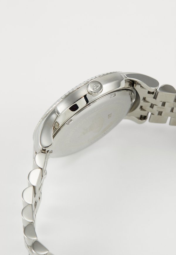 THE SEYMOUR - Watch4