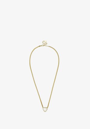 Collier en chaîne dorée avec un pendentif en forme de cœur présentant un centre blanc et des accents environnants. Fermoir réglable pour varier la longueur.