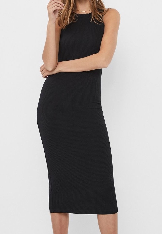 Robe midi noire côtelée avec une silhouette ajustée, sans manches et un col rond. Texture lisse, sans motifs ni ornements.
