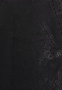 Tigha Kalhoty - black