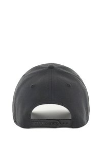 Casquette de baseball noire avec une forme arrondie et une sangle réglable à l'arrière. Fabriquée en tissu avec une texture lisse et sans motifs visibles.