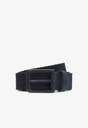 Ceinture tissée bleu marine en matériau élastique, avec une boucle en métal noir mat et un design texturé. Extrémités renforcées pour une durabilité accrue.